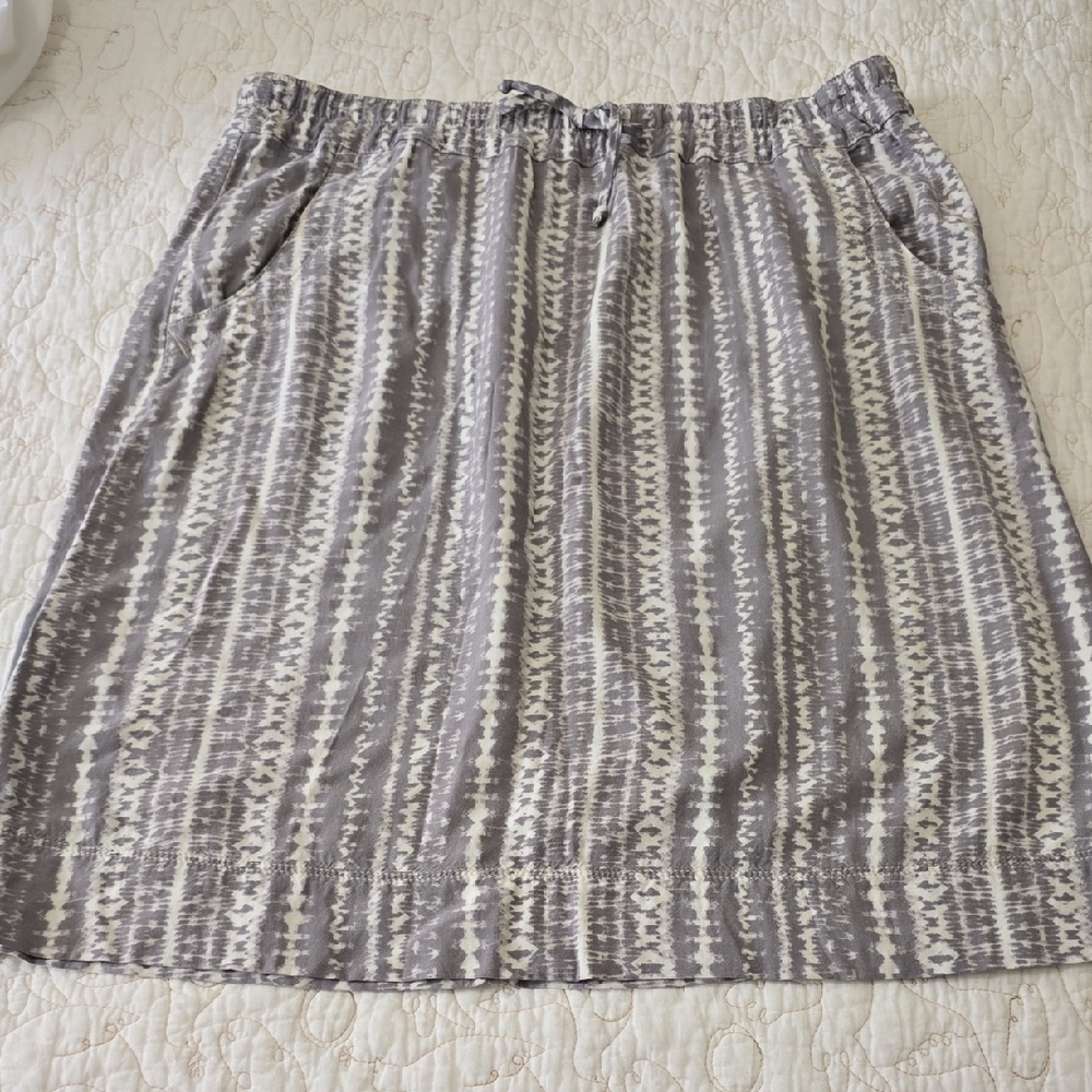 Eddie Bauer Gray and White Midi Skirt Size XS